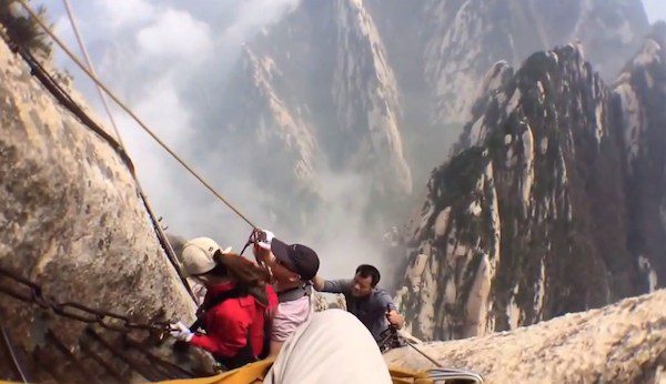 This Guy Hiked The World’s Most Dangerous Trail. The Video He Captured ...