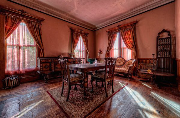 victorian-haunted-house-12