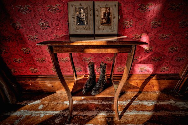 victorian-haunted-house-16