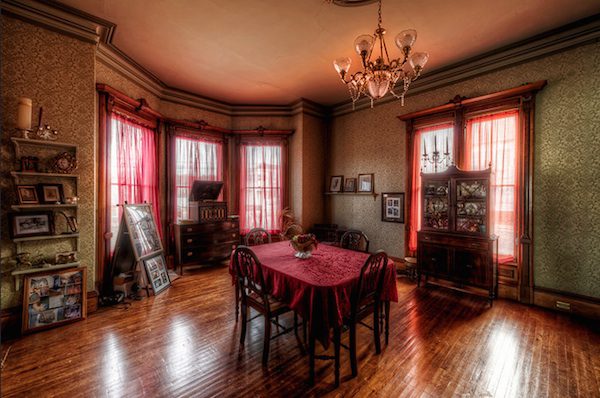victorian-haunted-house-5