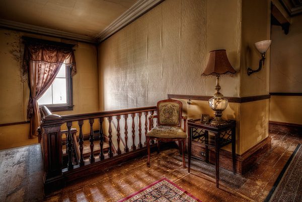 victorian-haunted-house-7