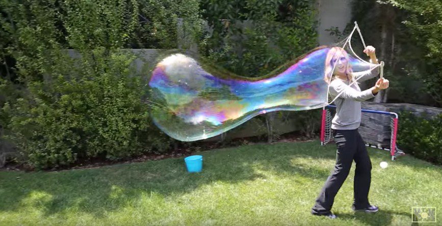 How To Make Giant Bubbles With Your Own DIY Bubble Mix