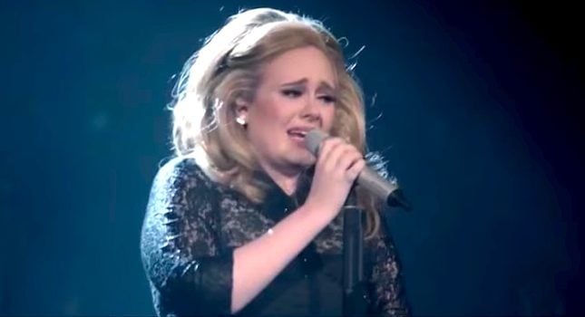 Adele Breaks Into Tears During Performance Of 'Someone Like You'