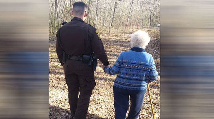 Officers Pretend They Are Out On A Walk To Help Take Elderly Woman With Dementia Home 6851