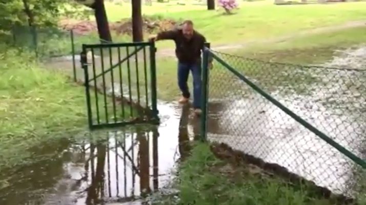 Man Instantly Regrets His Decision To Try To Keep His Shoes Dry Crossing Puddle 8554