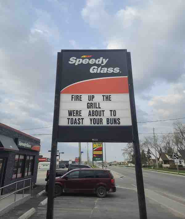 Funny Sign Wars In Small Town Bring Smiles To People's Faces Around The ...